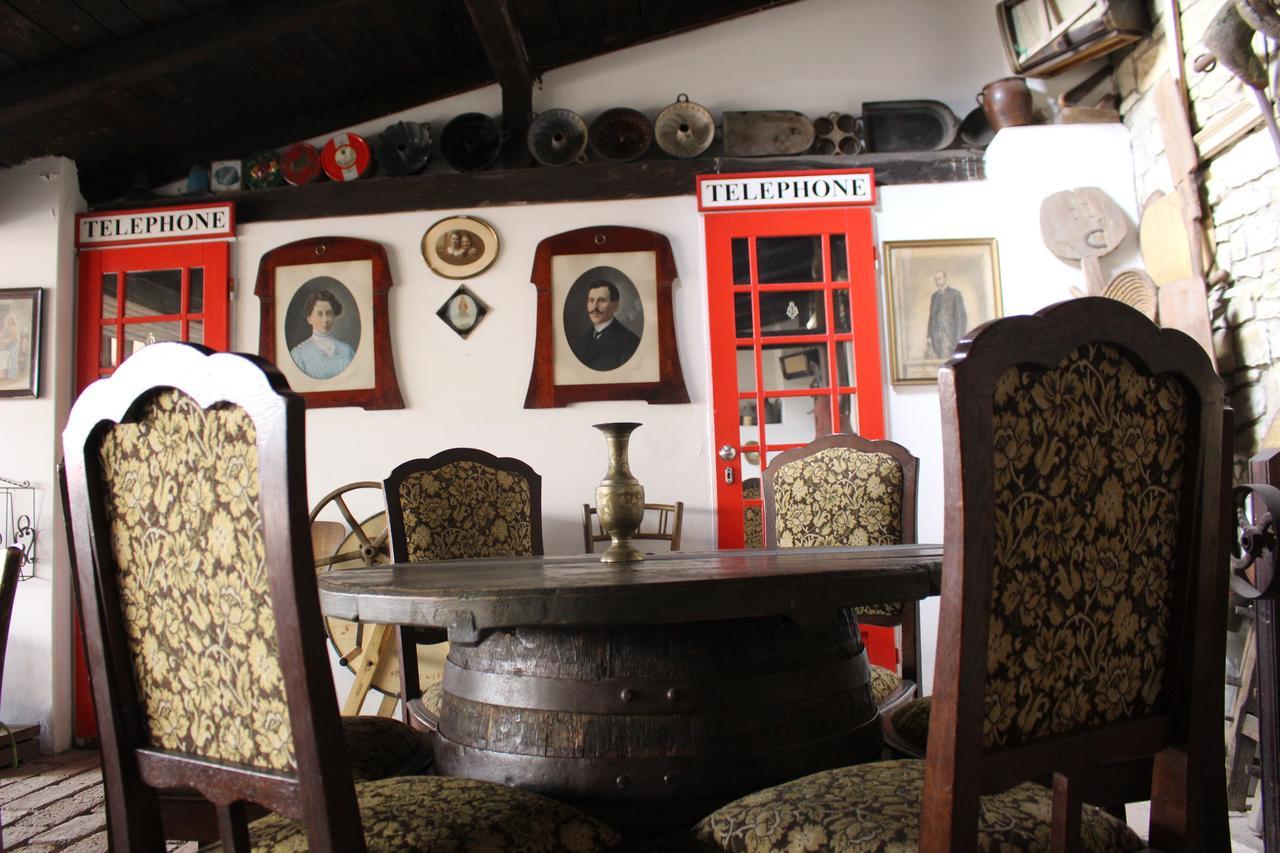 Hotel Cerny Kun Лоуни Экстерьер фото